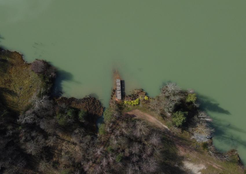 Etang et son domaine forestier clôturés