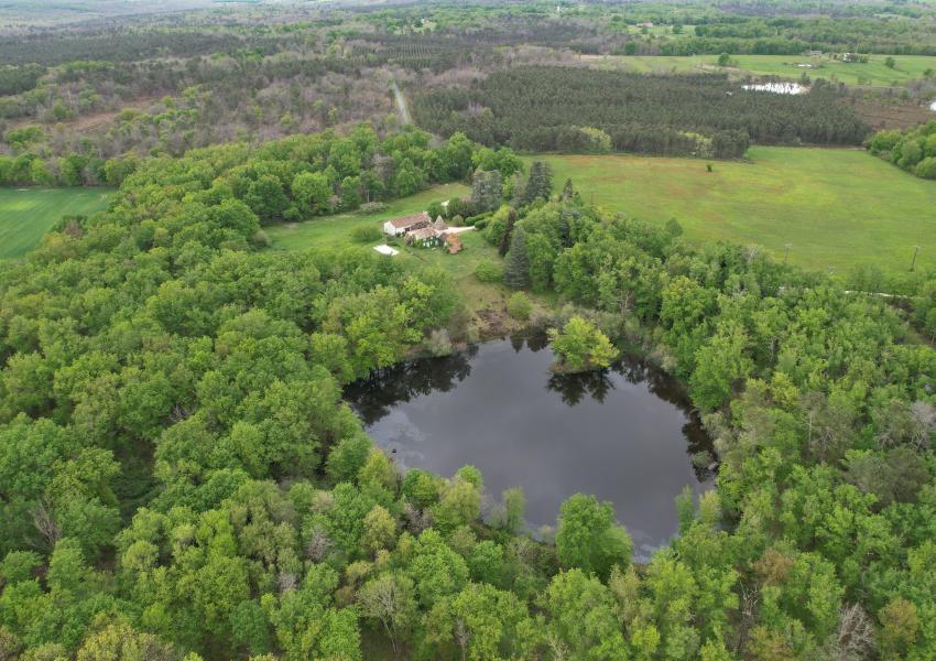 Maison de Maître avec sa forêt en Dordogne